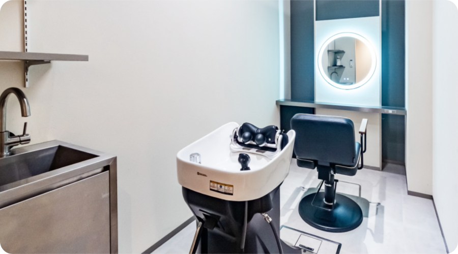 標準装備（セット面 / チェア / タオルなど）｜フルフラットシャンプー台｜デジタルパーマ機器｜ワゴン｜パーマ用機材やカラー機材
      （ロットやカップ含む）｜バリカンやコテなど